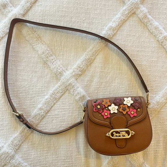 Coach Jade Saddle Bag With Daisy Applique - Picture 4 of 12